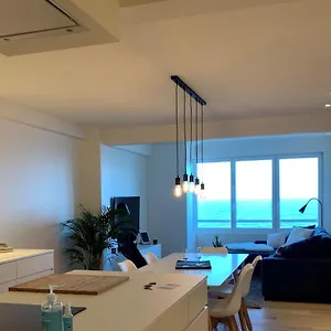 Apartment Oskar Luxe Op Zeedijk Met Zeezicht, Ostende